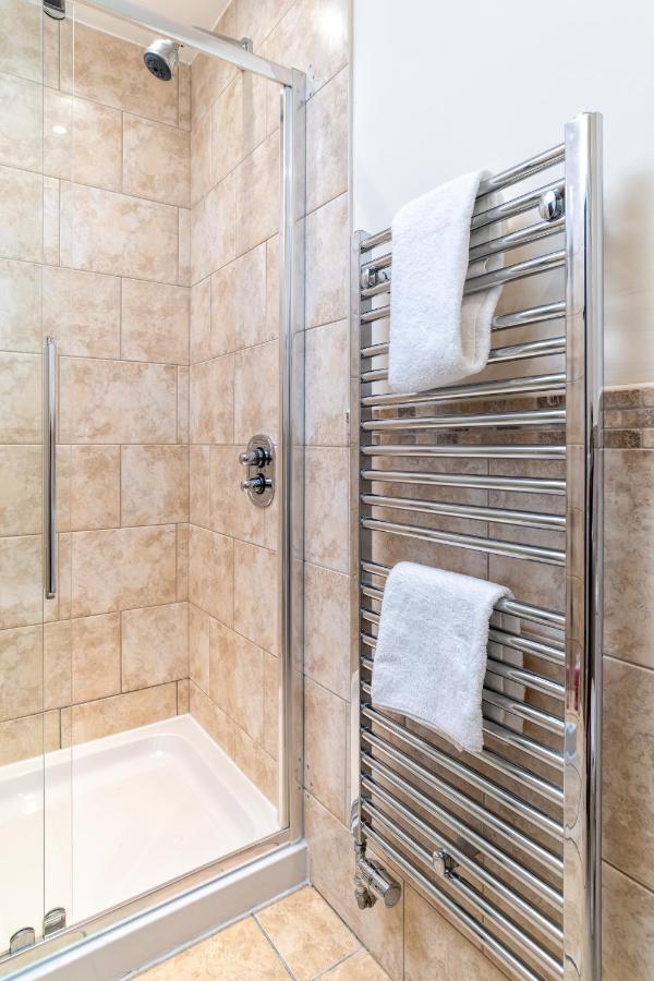 Victoria Court Suites - Абърдийн Екстериор снимка